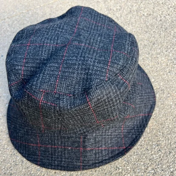 NWOT Dolce & Gabbana Wool Blend Bucket Hat size 59 Dolce & Gabbana Hats | The RealReal main image 4